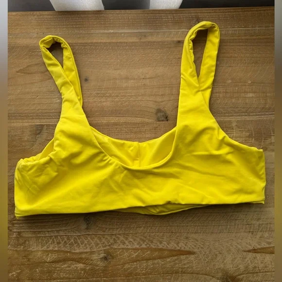Dippin Daisy's Eco Hermosa Bikini Top in Yellow Size Medium - Picture 4 of 5